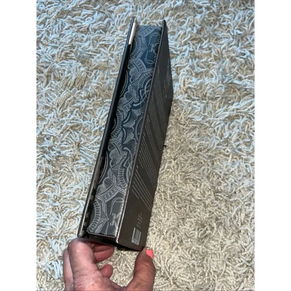DISNEY VILLAINS  EVIL QUEEN  CAST A SPELL  BEAUTY BOOK